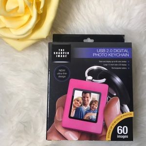 The Sharper Image USB 2.0 Digital Photo Keychain
